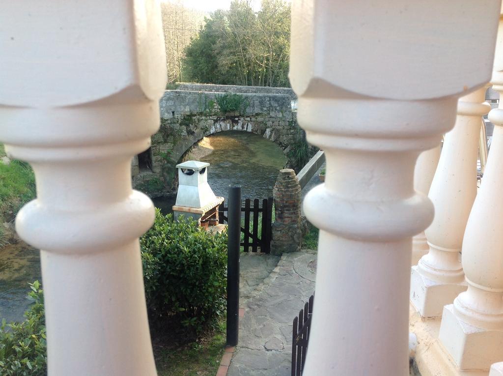 Trisileja En Puente Romano Toñanes Exterior foto